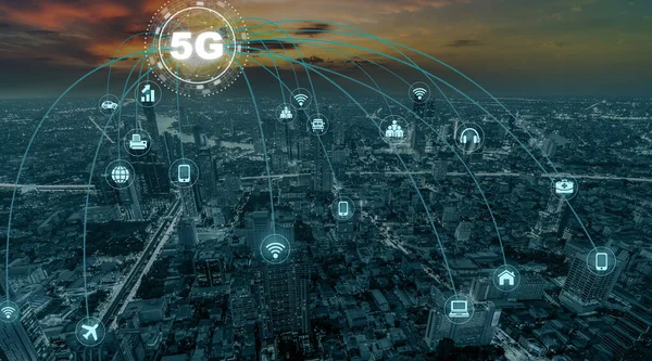 Tecnología Con Línea Conexión Red Informática Entre Edificio Sobre Panorama —  Fotos de Stock