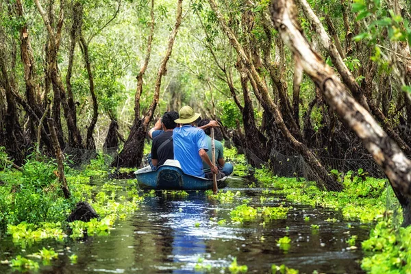 Viajante Passear Sobre Barco Tradicional Tra Floresta Mekong Delta Viagem — Fotografia de Stock