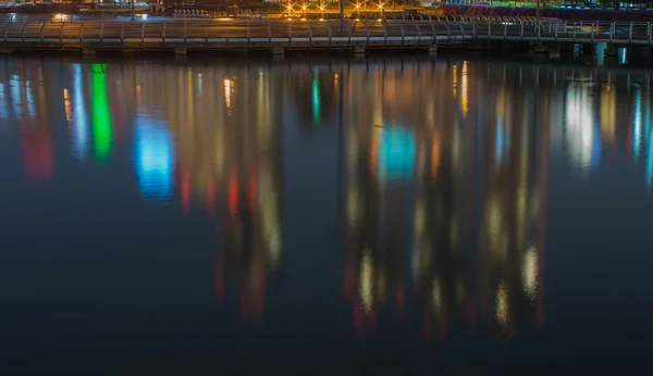 Reflexão abstrata no lago — Fotografia de Stock