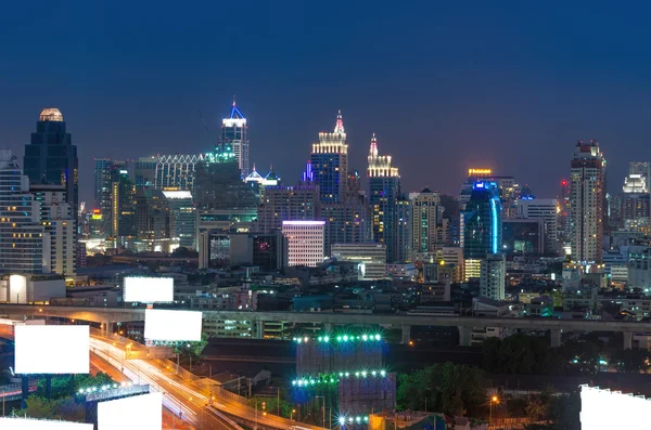 Bangkok cityscape, twilight saat bina modern — Stok fotoğraf