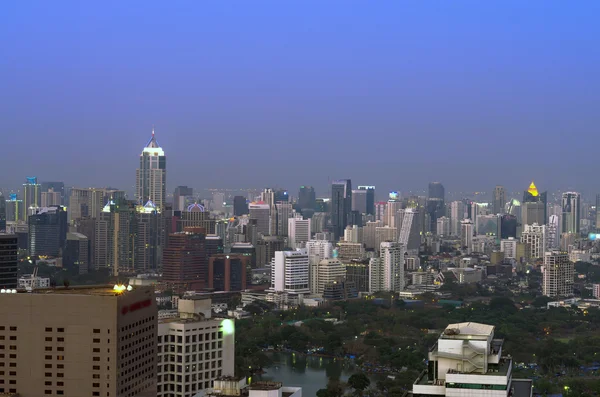 Bangkok cityscape, twilight saat. — Stok fotoğraf