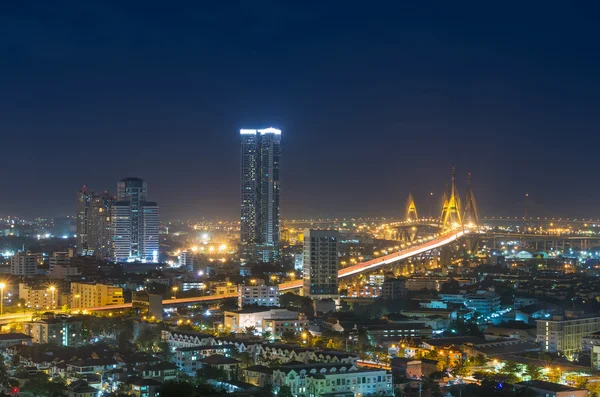 Μπανγκόκ αστικό τοπίο που μπορούν να δουν τη γέφυρα bhumibol στο λυκόφως, — Φωτογραφία Αρχείου
