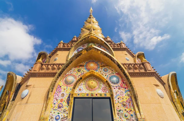 Wat phra dhat phasornkaew at phetchaboon, Thailand — Stockfoto