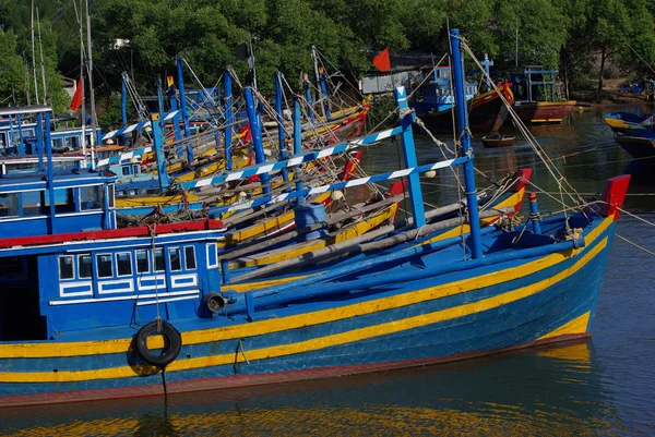 Banyak perahu nelayan di desa nelayan, nuine, vietnam — Stok Foto