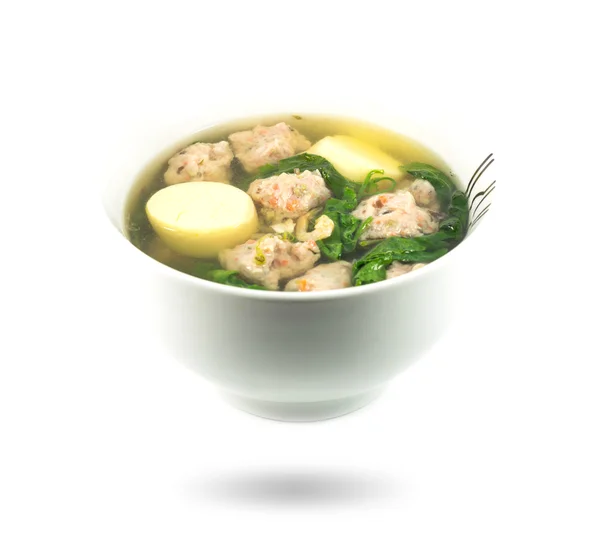 蛋豆腐和猪肉在碗里的汤 — 图库照片