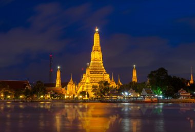 WAT arun Nehri yan twiligh, Bangkok chao phraya Nehri ile