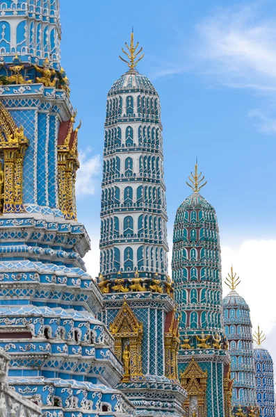 Arquitectura en Wat Phra Kaew o gran palacio de Tailandia en prohibición — Foto de Stock