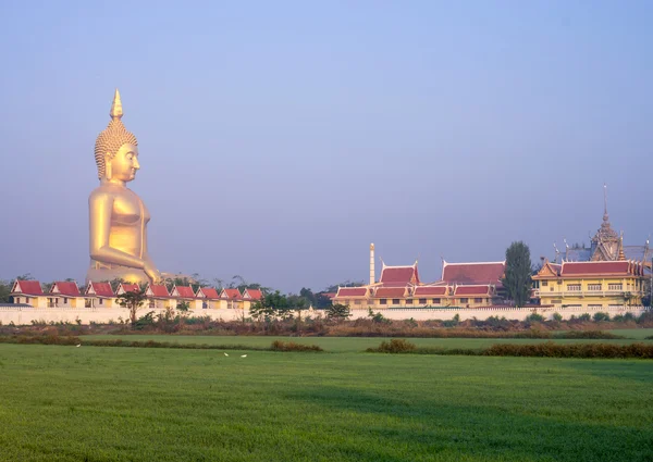 A nagy Buddha, Wat Muang-templom, Angthong, Thaiföld — Stock Fotó