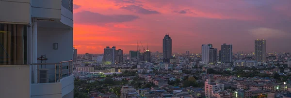 A panorama Modern épület belvárosi üzleti negyed Bangk — Stock Fotó