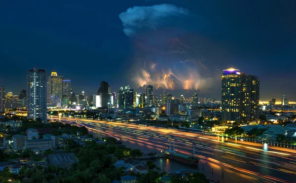 Lightning Storm over Bangkok cityscape river side at twilight in — Stock Photo, Image