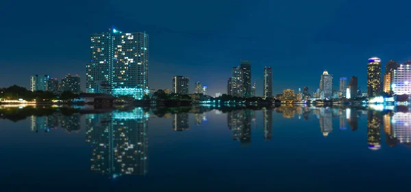 Bangkok panoráma řeka straně v době soumraku, Thajsko — Stock fotografie