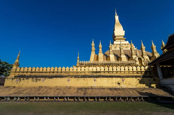 Pha That Luang, Vientiane, public temple in Laos — Stock Photo, Image