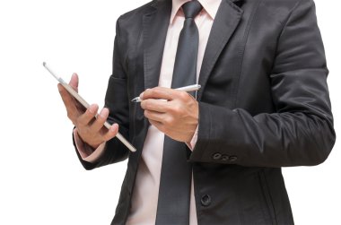 İşadamı tablet beyaz arka plan üzerinde kullanma