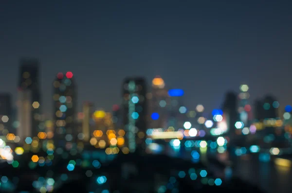 Bangkok vista do rio cityscape no crepúsculo tempo, embaçado foto bok — Fotografia de Stock