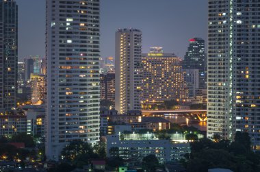 Bangkok cityscape nehir manzarası, twilight saat