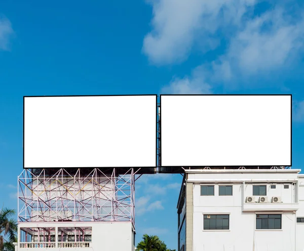 Blank billboard for new advertisement — Stock Photo, Image