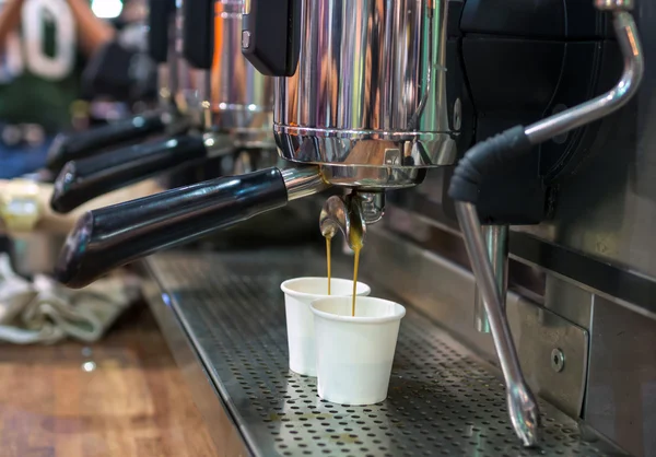 Coffee machine making espresso shot in a cafe shop — Stock Photo, Image