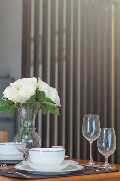 특수 효과 빛 럭셔리 거실에서 설정 하는 레스토랑 — 스톡 사진