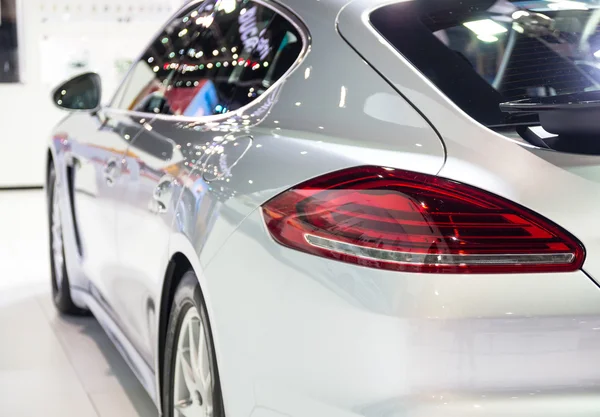 BANGKOK - 3 AVRIL : Détail sur le feu arrière de Porsche au 36e Salon international de Bangkok, en avril. 3, 2015 à Bangkok, Thaïlande — Photo