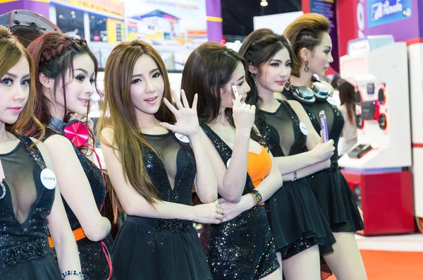 BANGKOK - APRIL 3 : Unidentified models with Rolls royce on display at The 36th Bangkok International Motor show on April 3, 2015 in Bangkok, Thailand. — Stock Photo, Image