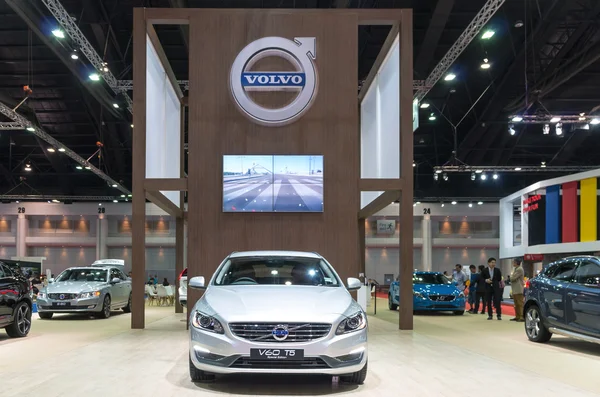 BANGKOK - 3 DE ABRIL: Volvo V60 T5 Edición especial en el espectáculo teatral en The 36 th Bangkok International Motorshow, en abril. 3, 2015 en Bangkok, Tailandia —  Fotos de Stock