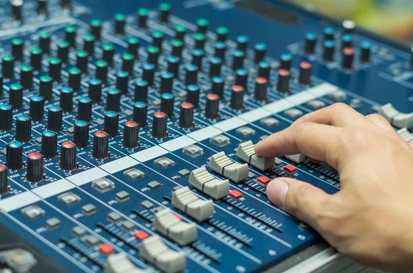 Audio-mixer, muziekapparatuur — Stockfoto