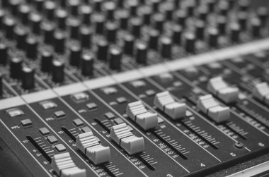 portre ses karıştırıcı müzik