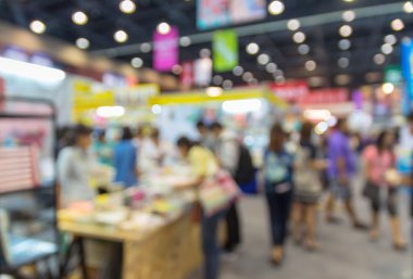 Soyut bulanık fotoğraf arka plan üzerinde kişi ile alışveriş merkezi