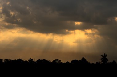 Işınları ışık parlaklık, dramatik günbatımı, solucan sesi