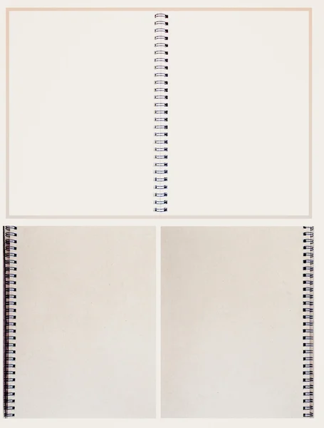 Cuaderno de color marrón sobre fondo de madera —  Fotos de Stock