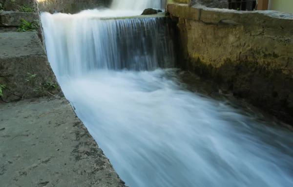 Flowing river — Stock Photo, Image