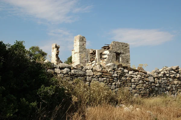 Ruinas de un edificio residencial — Foto de Stock