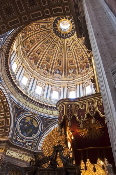 圣徒彼得，梵蒂冈城，梵蒂冈大教堂 — 图库照片