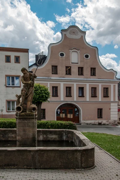 Neptunovy kašny ve městě v Jeseníkách — Stock fotografie