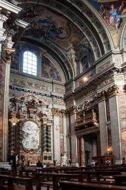 yan sunak Cizvit Kilisesi Roma