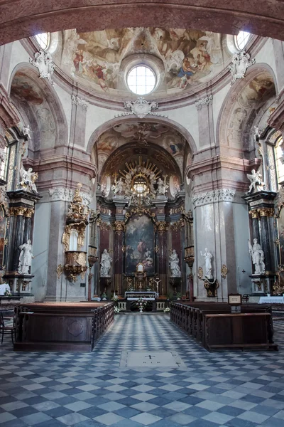 Det indre af kirken i Kromeriz - Stock-foto