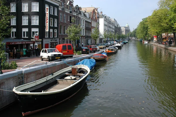 Ciudad escénica de Amsterdam en los Países Bajos — Foto de Stock