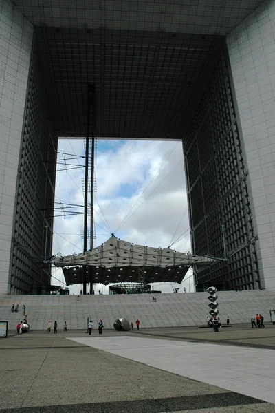 El Grande Arche en el distrito de La Defense — Foto de Stock