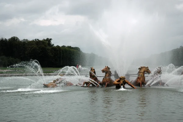 Fontänen i trädgården i Versailles — Stockfoto