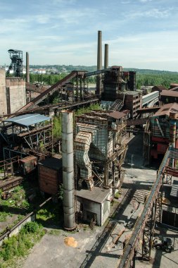 Eski, terk edilmiş çelik fabrikası