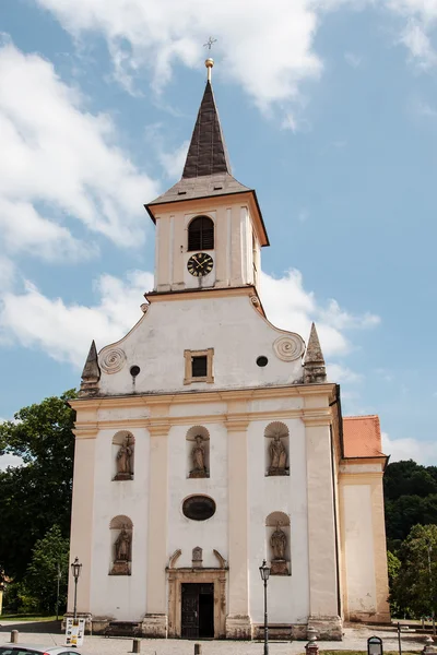 St. Johannes der Täufer-Kirche in Namest nad Oslavou — Stockfoto