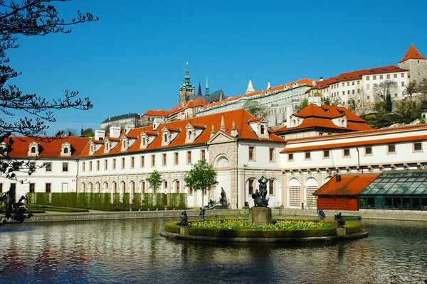 Wallenstein Sarayı bahçelerine Prag