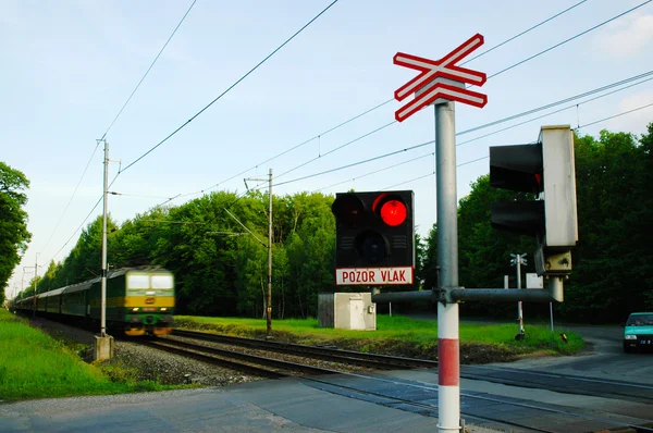 Dikkat tren, tehlike — Stok fotoğraf