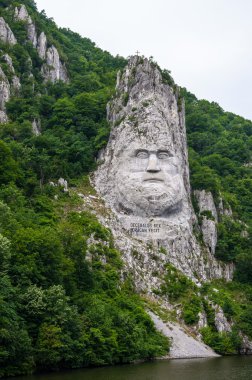 Decebal Kral, heykel rock