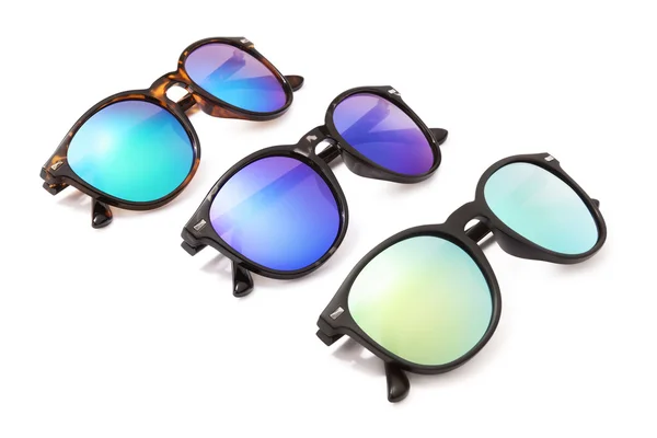 Conjunto de óculos de sol isolado no fundo branco — Fotografia de Stock