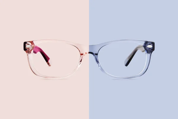 Rosafarbene Und Blaue Transparente Kunststoffbrille Isoliert Auf Hintergrund Ideale Fotomontage — Stockfoto