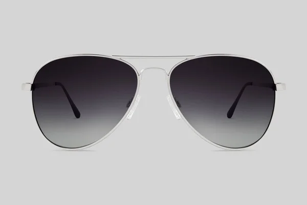Sonnenbrille Mit Silbernem Metallrahmen Und Grau Polarisierten Gläsern Isoliert Auf — Stockfoto