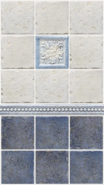 以鲜花装饰的蓝色大理石瓷砖 — 图库照片