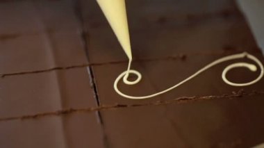 Pasta eller sacher kek tarifi