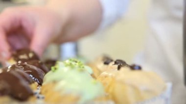 Eller pasta şefi hazırlamak hamur işleri